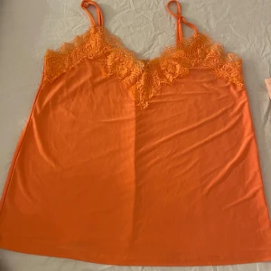 Orange linne från Amisu - Snyggt orange linne från Amisu. 