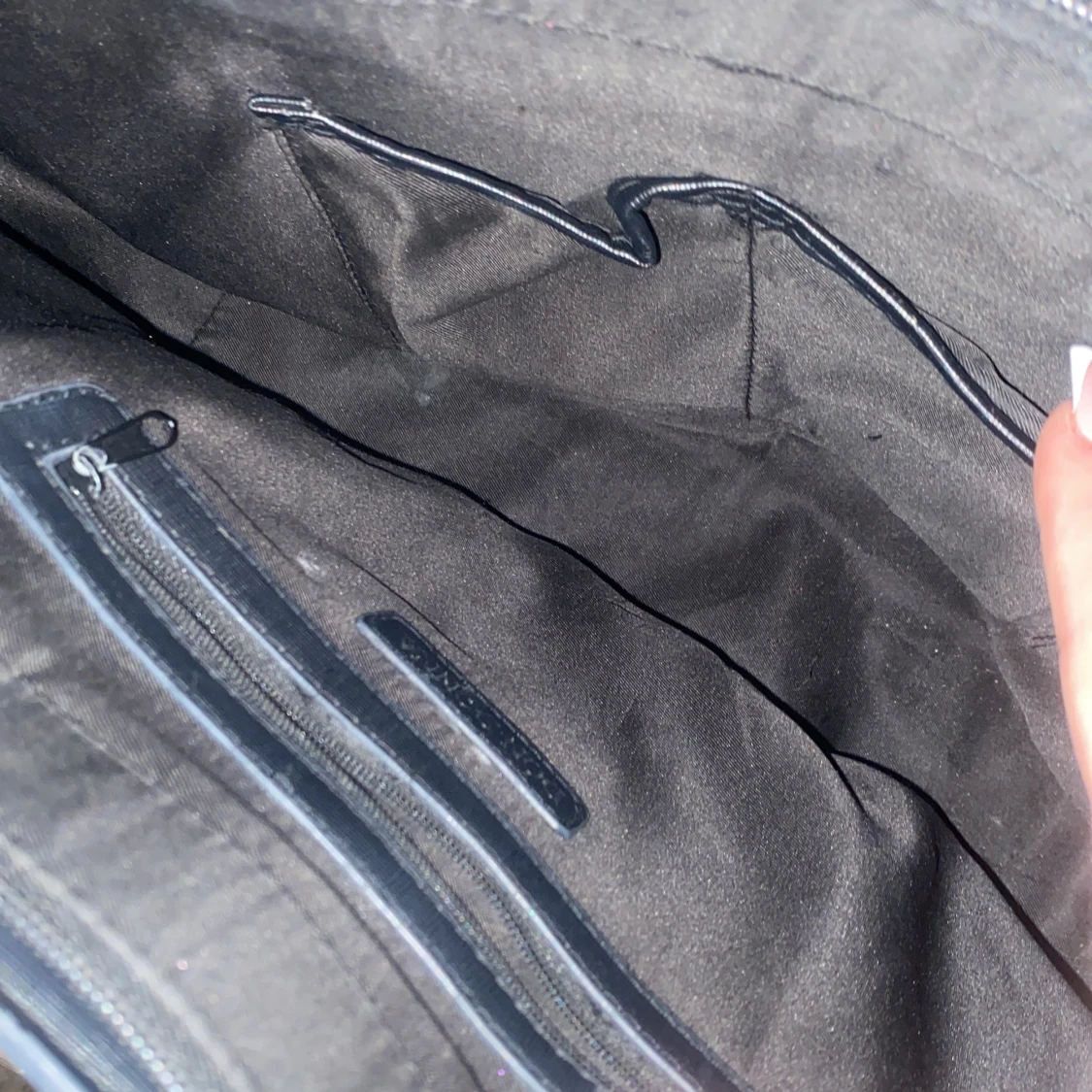 Svart axelväska med dragkedja - 91