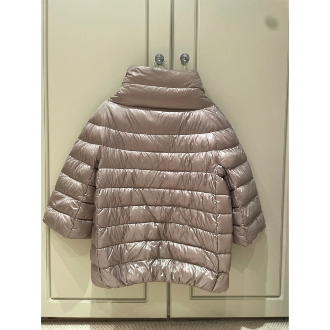 Beige pufferjacka från Herno - 90