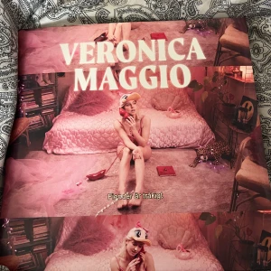 Veronica maggio vinyl - Vinyl i mycket bra skick! Endast testat en gång:)Säljer då jag inte använder vinyler längre 🥰