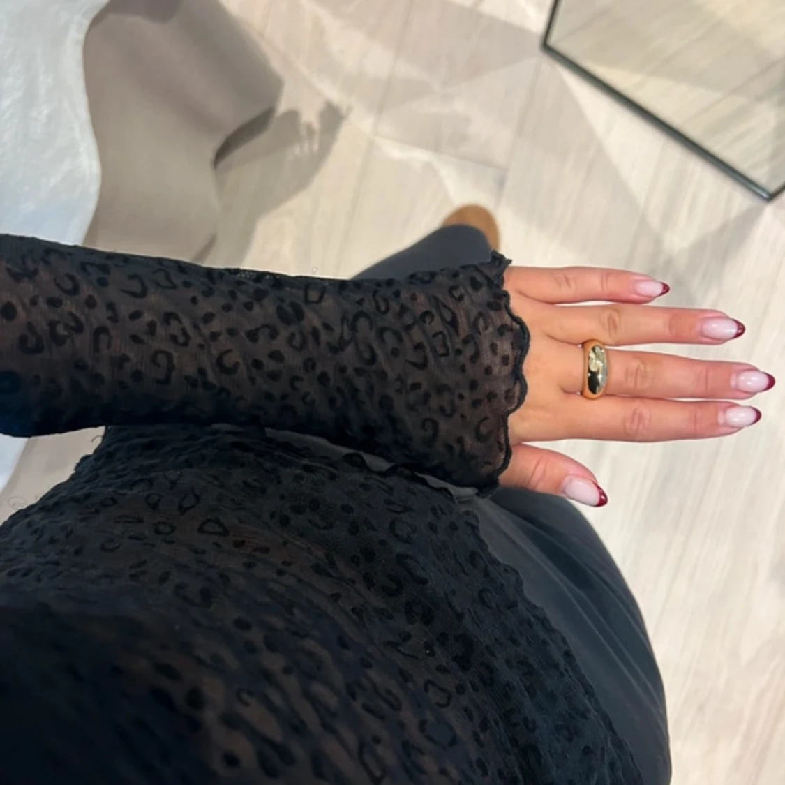 Svart leopardmönstrad mesh-topp - 91