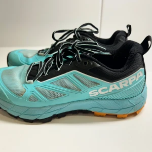 Scarpa Rapid vandringsskor - Scarpa Rapid vandrings-/approachskor dam i storlek 36. Använt ett fåtal gånger och i mycket bra skick. 