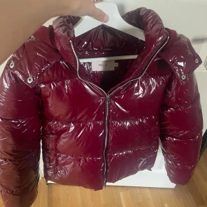 Nelly jacka  - Skit snygg men har redan en annan vinterjacka som jag vill ha 💗helt ny med pris lapp kvar ❤️ säljer vid bra pris 