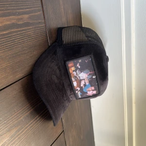 SPLITTER NY TOPHOOD VELVET KEPS  - Helt ny köpte för 2 månader sen helt oanvänd 