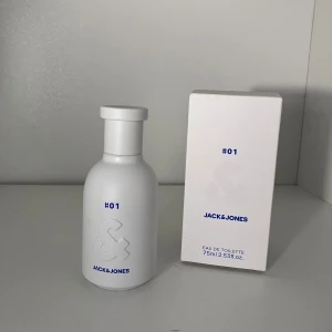 Jack&Jones #01 herrparfym  - Jack&Jones #01 herrparfym ca 5% använd. Orginal låda medföljer