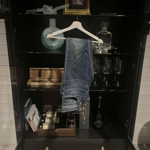 REPLAY ANBASS JEANS - Tjenare! Säljer nu dessa feta jeans👍 | skick 8/10 | nypris: 1800 | modell: anbass hyperflex | pris kan diskuteras | Tveka inte på att höra av dig vid ytterligare frågor samt fler/bättre bilder!☺️