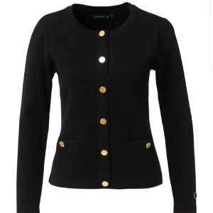 Stockh Lm  - Säljer denna kofta från Stockh Lm💓hör av er så kan pris diskuteras vid smidig affär💗