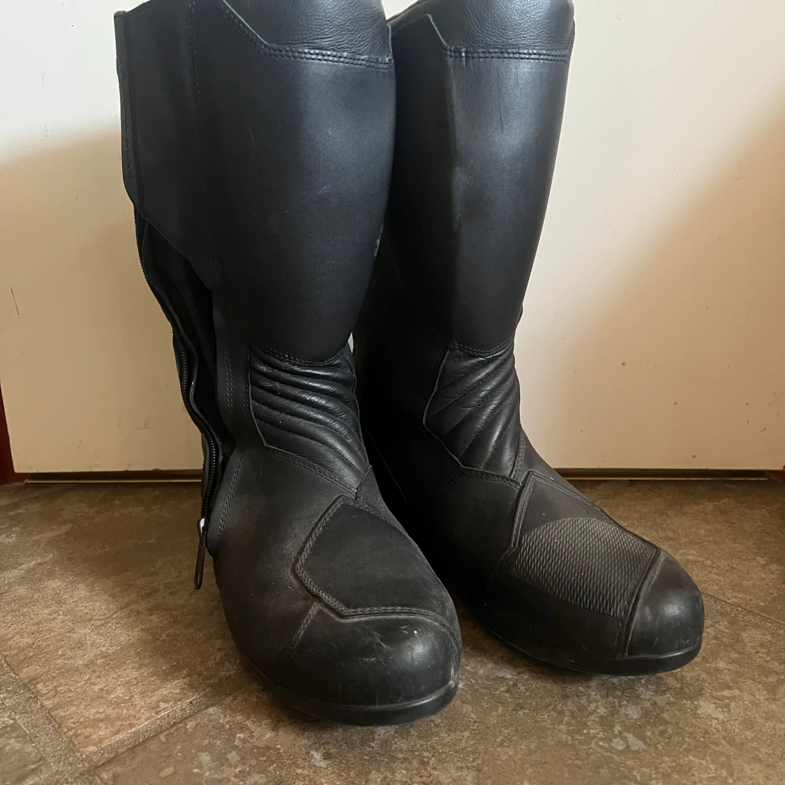 Svarta motorcykelstövlar från BMW Motorrad