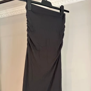Grå kjol  - Endast testad!