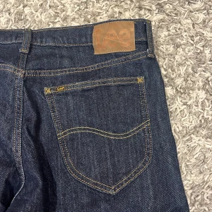 Lee jeans - Hej! Säljer mina lee jeans, knappt använda, super bra skick. W31 L32 Nypris:1500