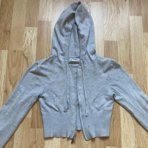 Zip it kofta - Mysig grå zip it kofta