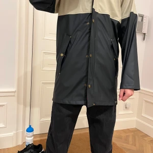 Regn Jacka - Tretorn jacka strlk 176, knappt använd, 300 kr. 