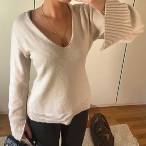 Figursydd stickad tröja  - Figursydd stickad tröja, så så snygg! Jätte bra material 💕💕