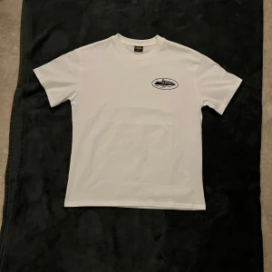 Corteiz t shirt - Rules the World Corteiz t shirt 10/10 skick väldigt fräsch t shirt 