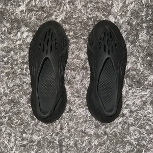 Yeezy foam RNR - Storlek 44-45