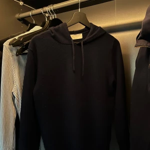 Kashmir Hoodie - Jag säljer nu min kashmir hoodie från Sayless. Knappt använd i storlek xs