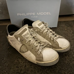 Philippe models - Skick 7/10 box ingår mitt pris 1299 ny pris 3699. Lite skadad på hälen men inget märkvärdigt.