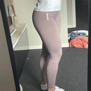 Gymshark tights - Bra skick, saknar storlekslapp dock💜🤍