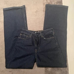 Jeans - Wide jeans från karve, passar mig som har 36 i byxor. Mid waist, nästan aldrig använda❤️