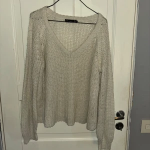 Stickad tröja  - Bra skick 