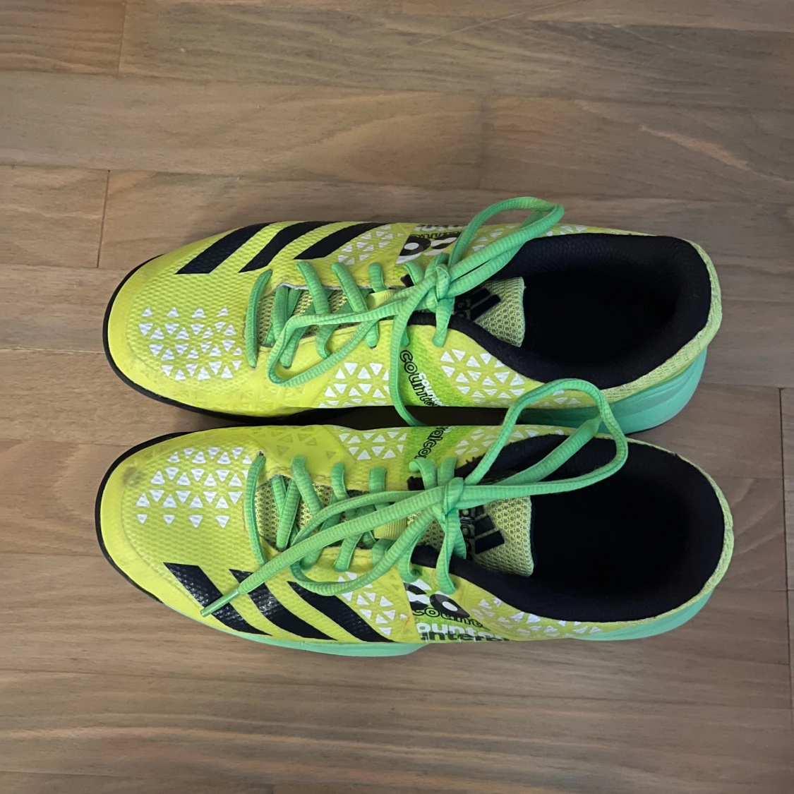 Adidas träningsskor - 92