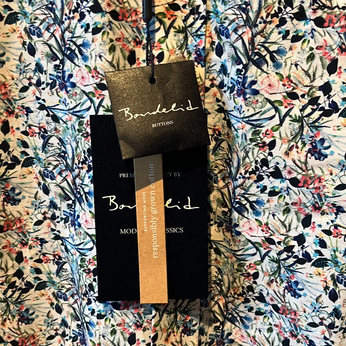 Blommig skjorta - 91