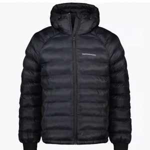 Peak performance jacka  - Jag säljer min peak jacka köpte den förra vintern och har fungerat utmärkt under hela vintern, inga skador elr några hål, skriv gärna om du har några frågor 🥰