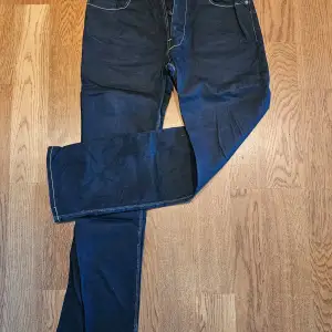 Vaxade G Star Raw jeans. Mörkblå. Nästan oanvända. W 33 L 34. 