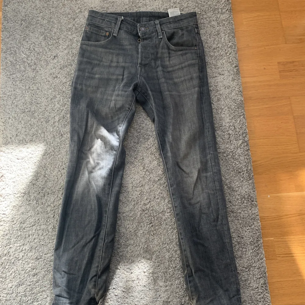 Skit snygga Jack and Jones jeans! Säljer för de är för små.. Jeans & Byxor.