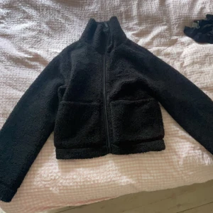 Pilejacka hm - Tunna pilejackan från hm. Storlek s i svart 