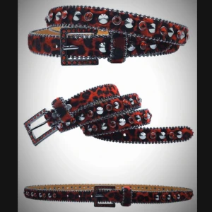 Leopard skärp  - Rött leopard helt oanvänt skärp, 105 cm, lite stort för mig ❣️