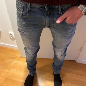 Replay Anbass  - Säljer nu mina feta Replay Anbass då de inte kommer till användning. Passar någon bäst som är ca 180. Hör av er vid funderingar 