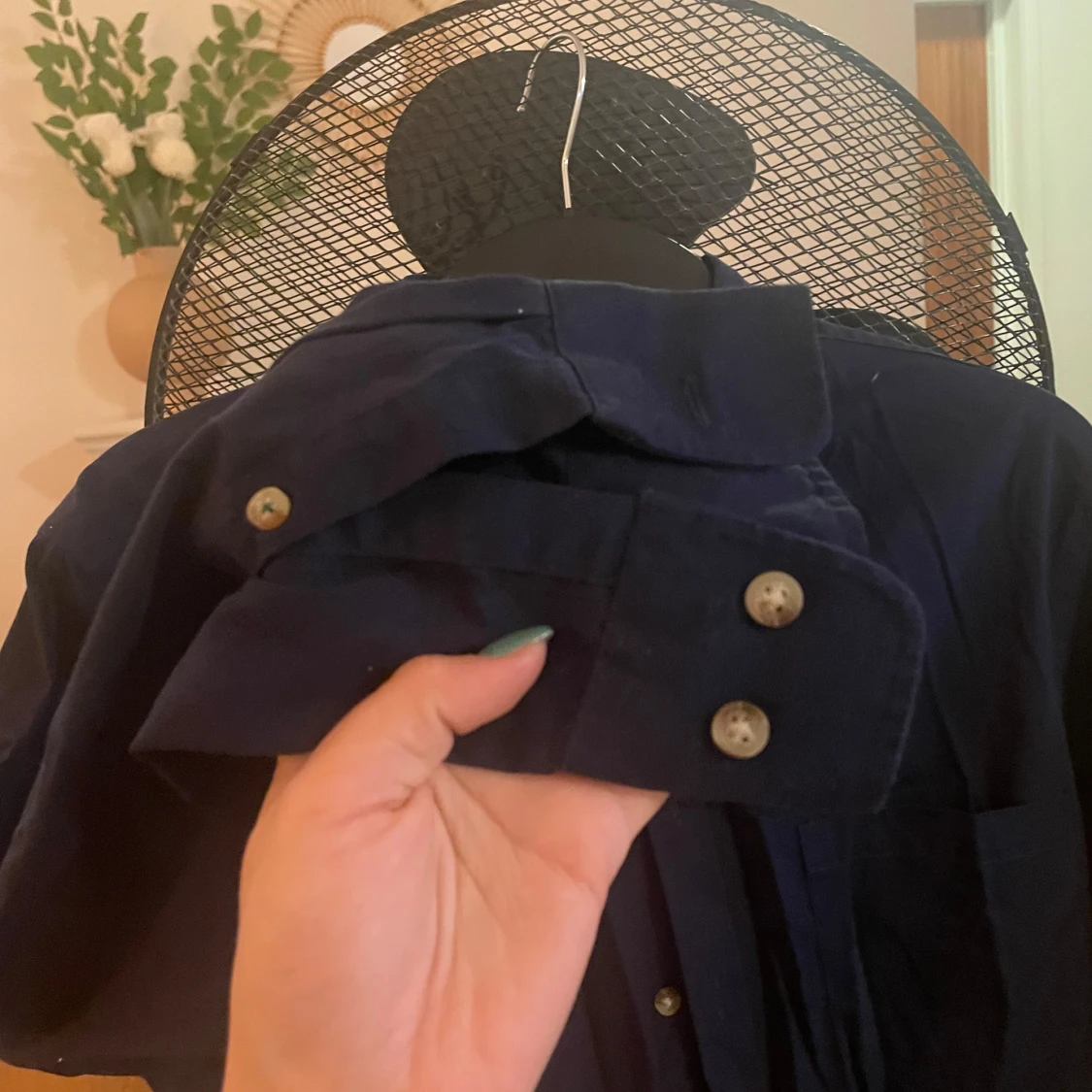 Mörkblå skjorta  - 91