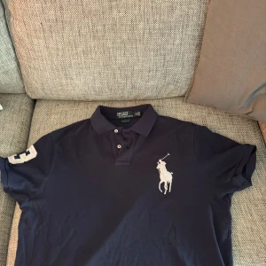 Chief keef polo - Inga defekter, inga hål eller fläckar på den helt perfekt. Den passar tts och skönt material. Priset ej hugget i sten.