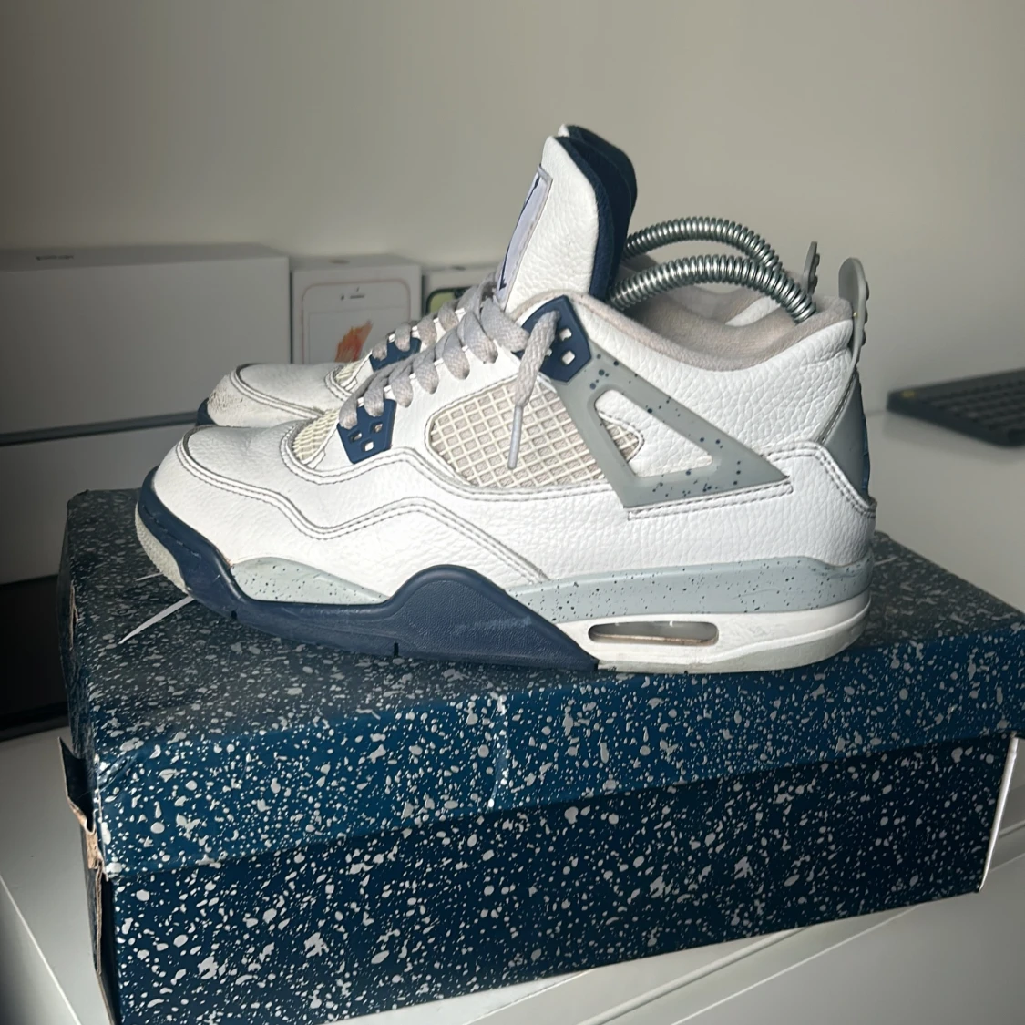 Jordan 4 Midnight navy