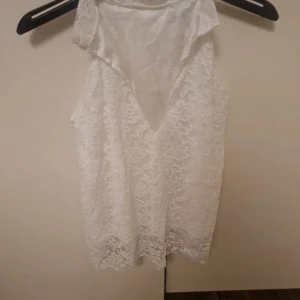 Vitt linne med spets - Aldrig använt 