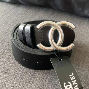 Skärp: Chanel 300 kr Armani 250 kr Gucci 250 kr  (Finns två likadana Gucci skärp)