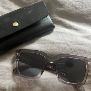 Solglasögon  - Säljer dessa chimi liknande solglasögon som inte kommer till användning. 