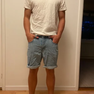 Shorts - Nästan helt oanvända och i bra skick.