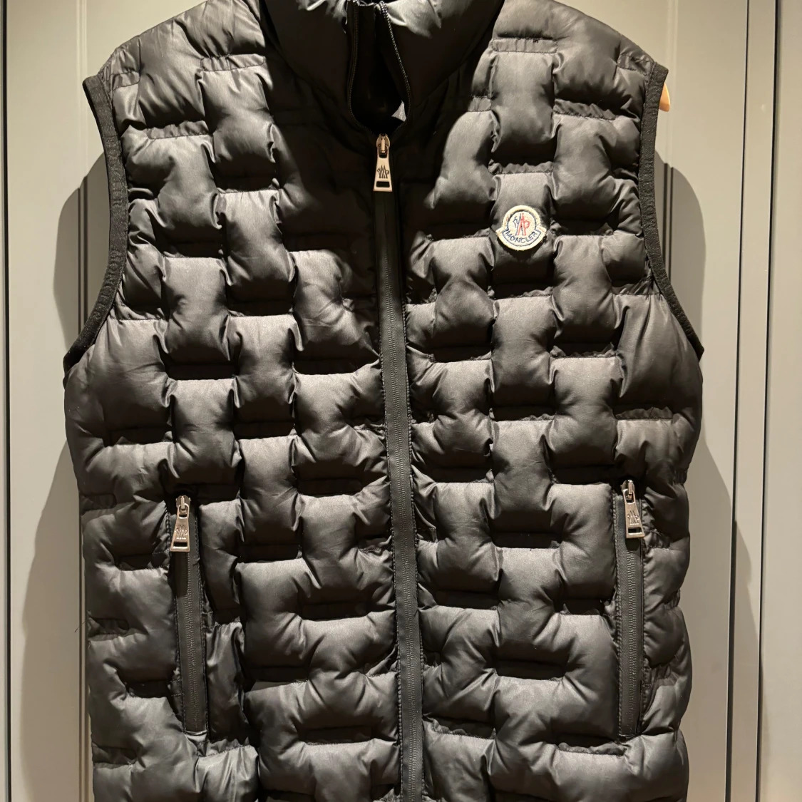 Moncler dunväst, stl. S