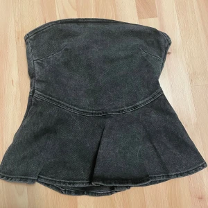 Denim Top - Från NA-KD, original pris 499 Aldrig använd, tag kvar (Köpte för liten storlek)