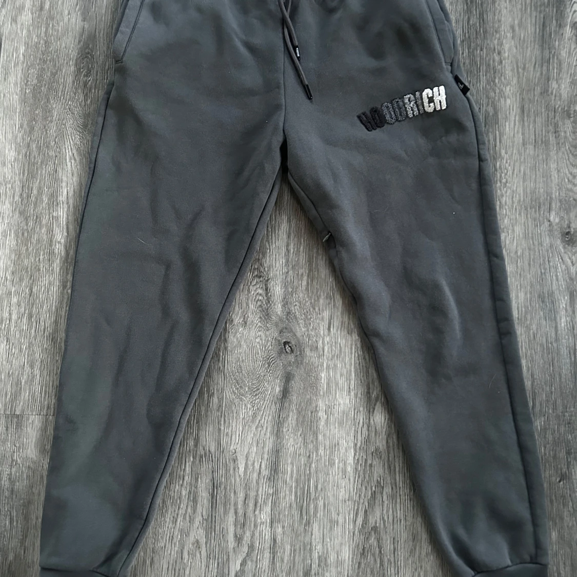 Grå mjukisbyxor från Hoodrich