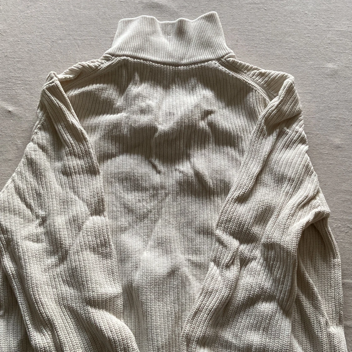 Beige stickad tröja från Zara - 1