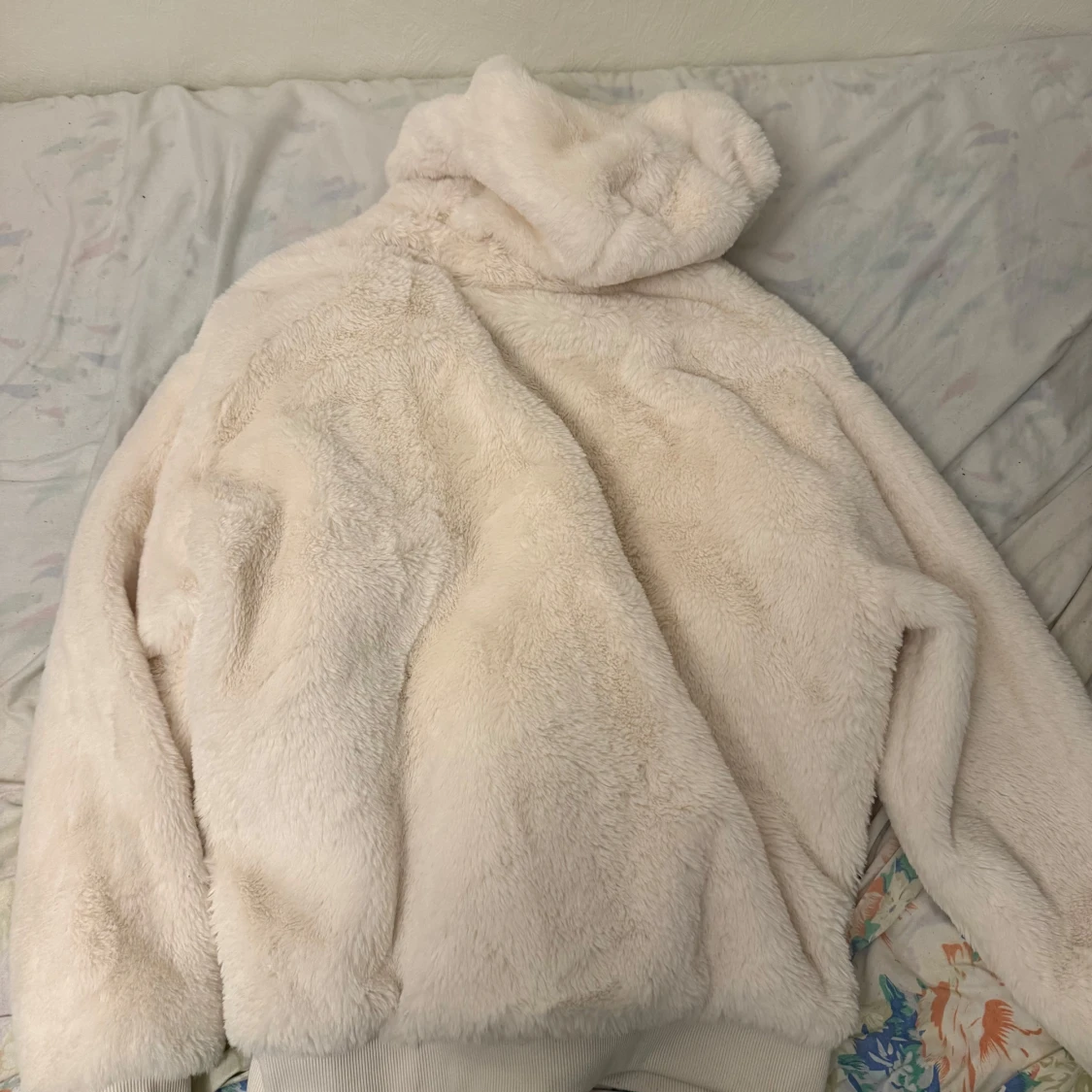 Vit teddyjacka med huva - 1