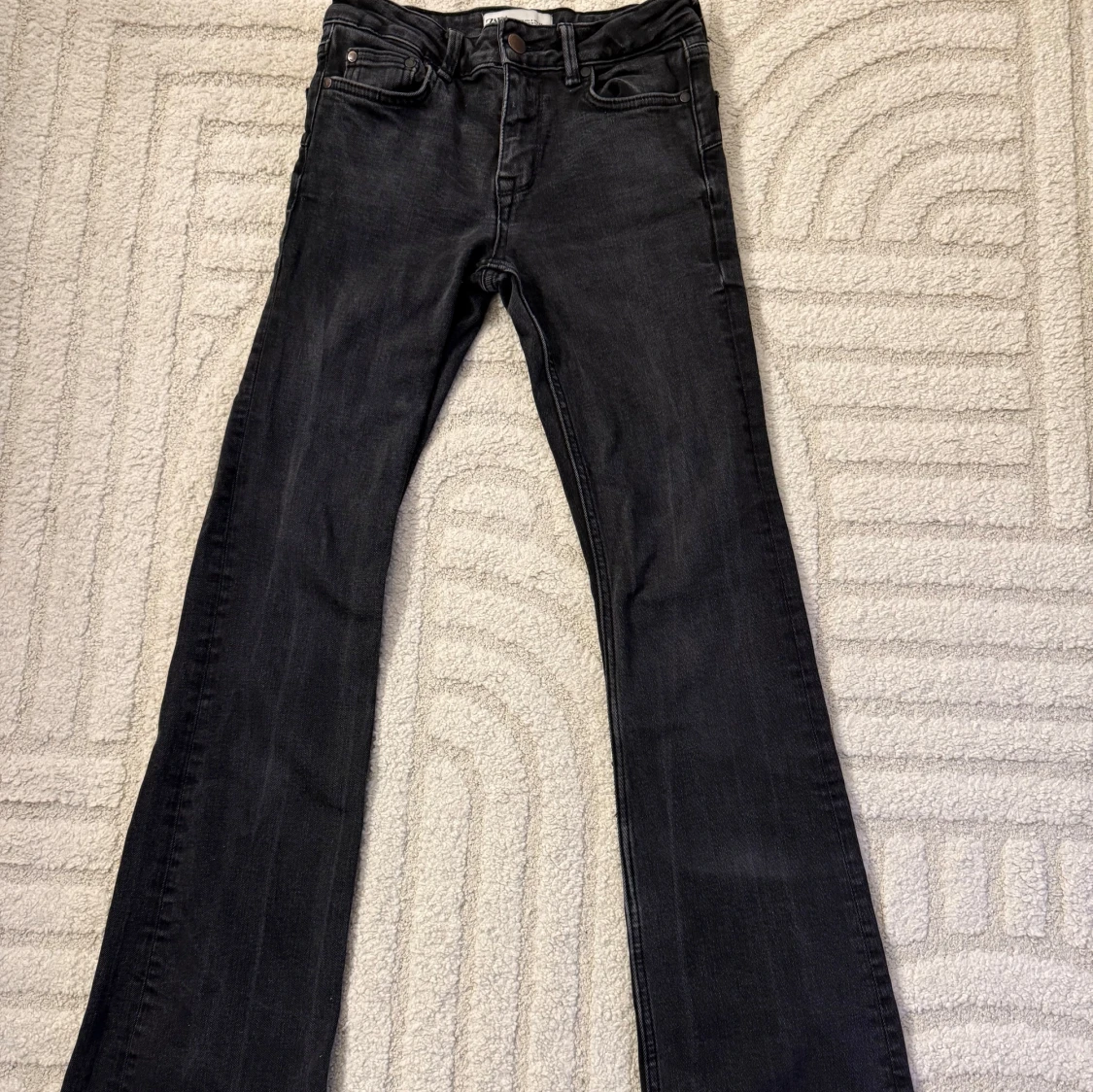 Svarta jeansbyxor - 2