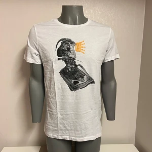 Mr originals t shirt  - Finns i alla storlekar inne, dem är helt nya (orörda). För fler detaljer eller frågor så är de bara att skriva.