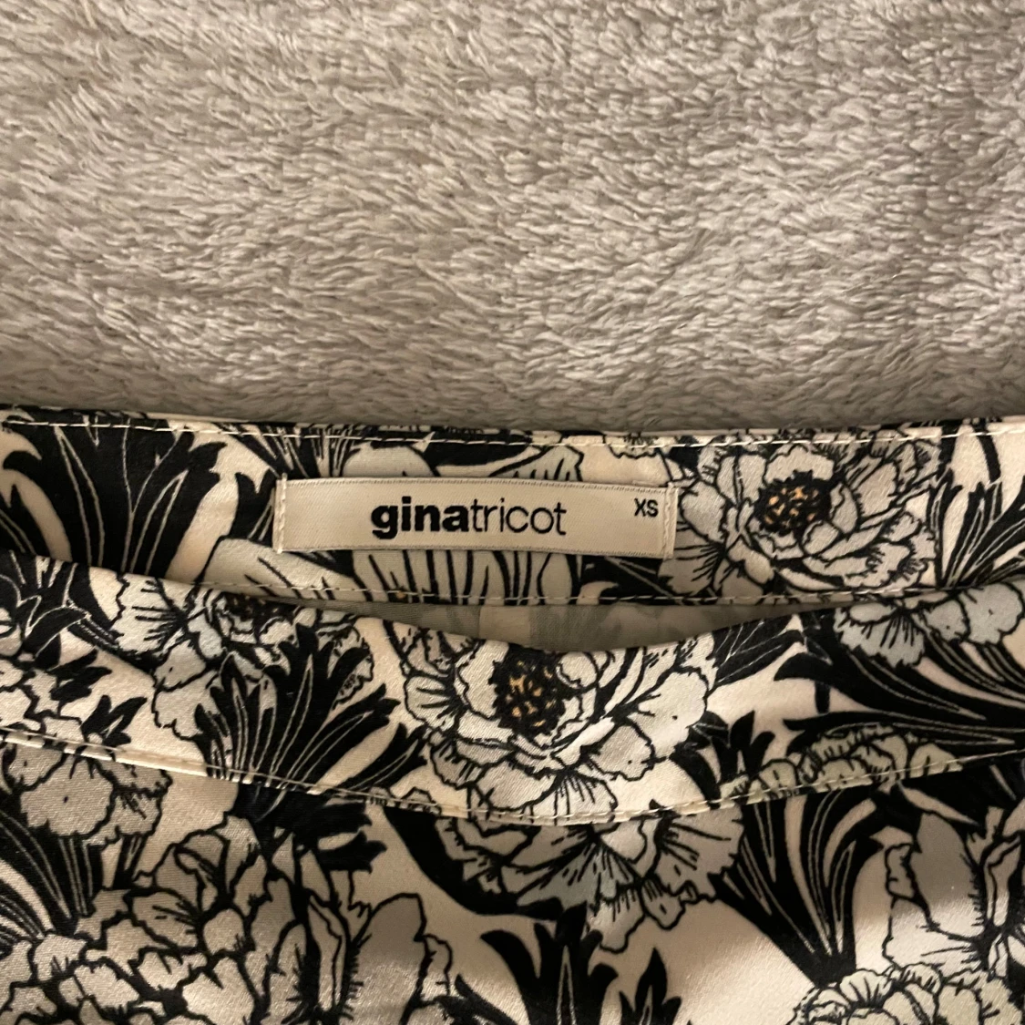 Blommig kjol från Gina Tricot - 1