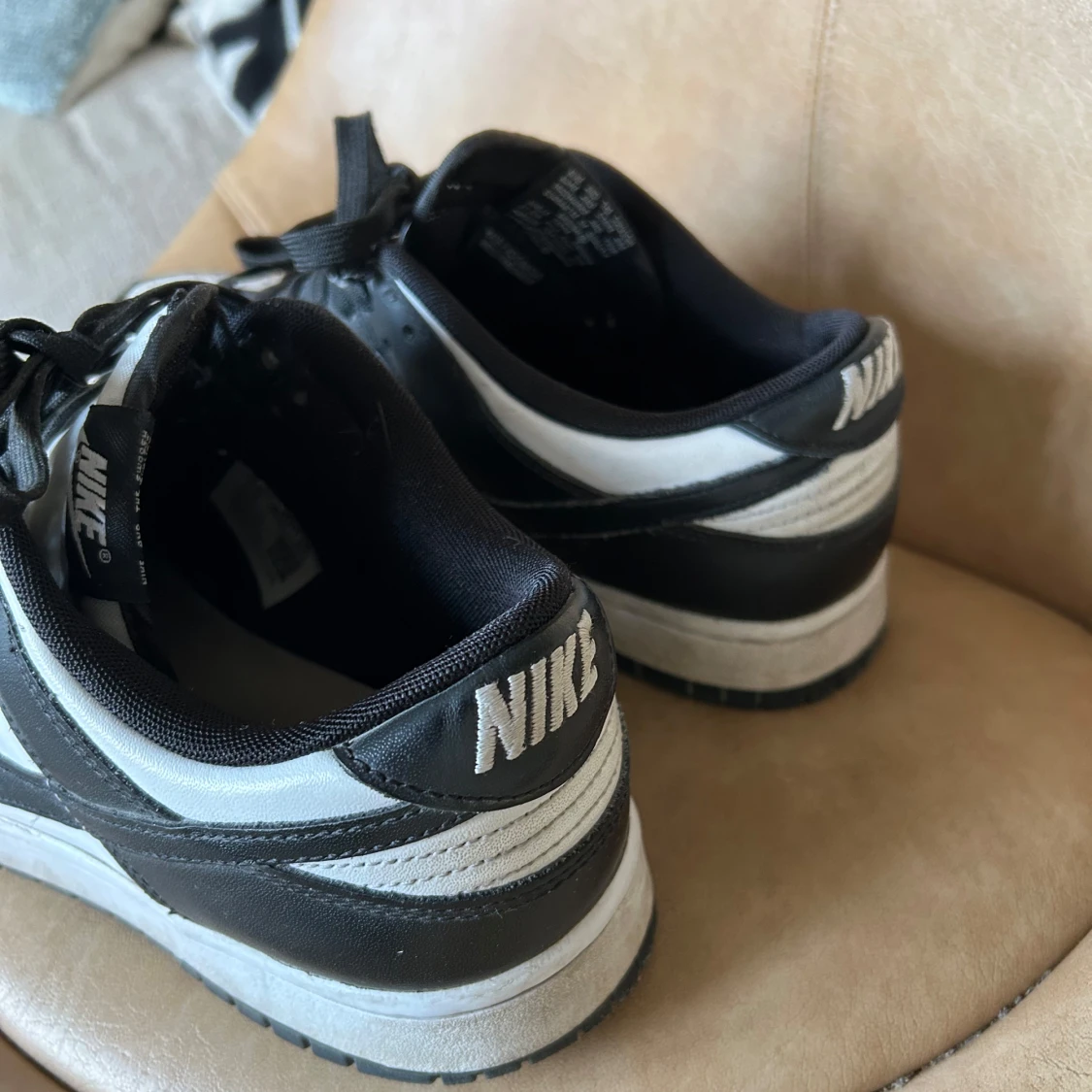 Svartvita Nike sneakers - 3