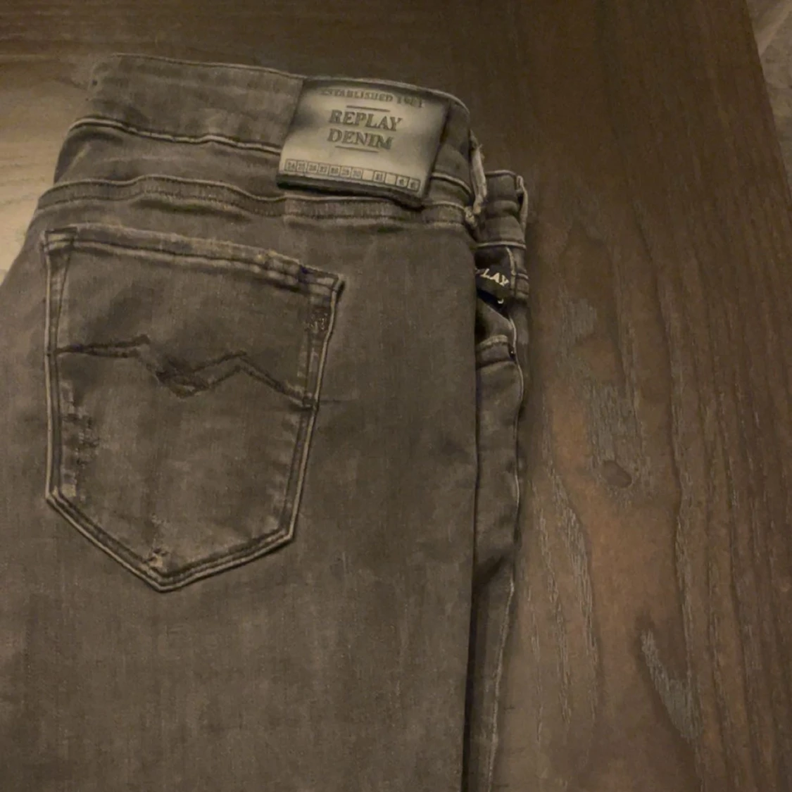 Replay jeans med slitningar