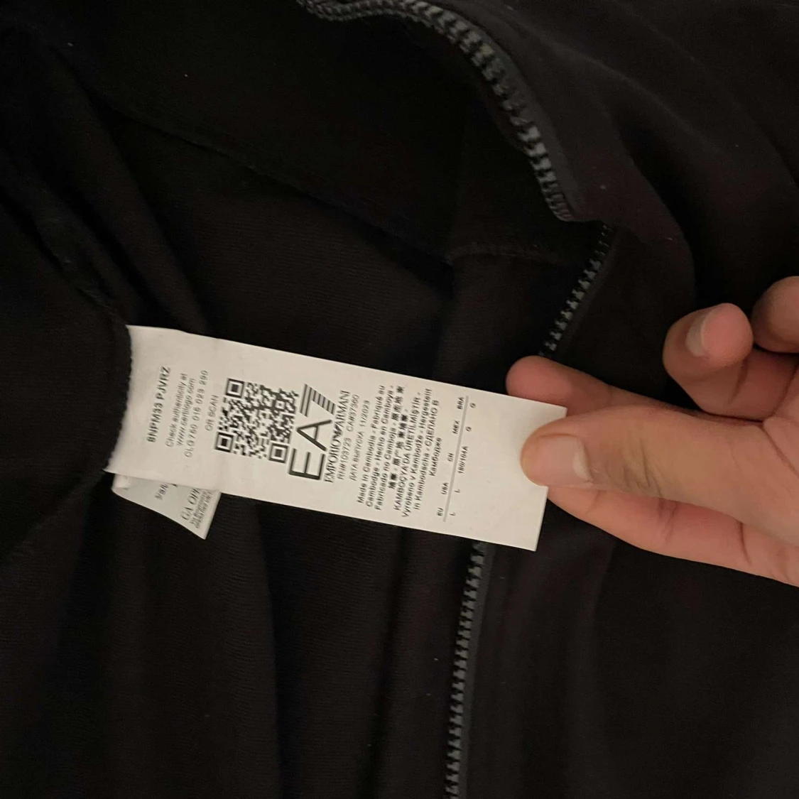 Svart hoodie från EA7 - 1